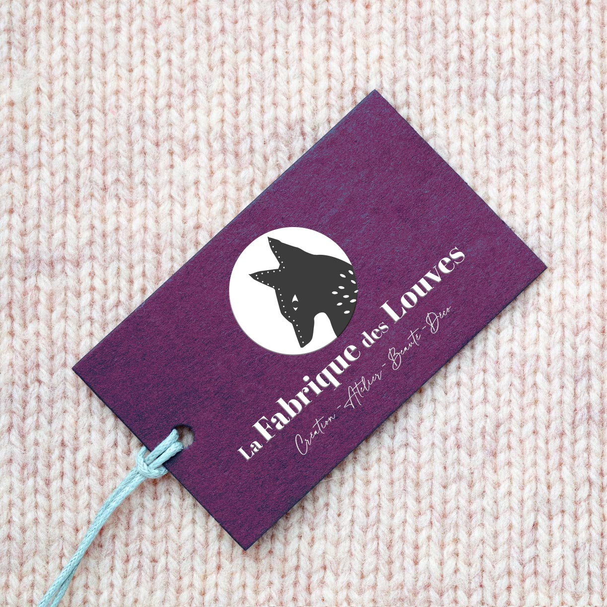 Intégration du logo La Fabrique des Louves sur étiquette
